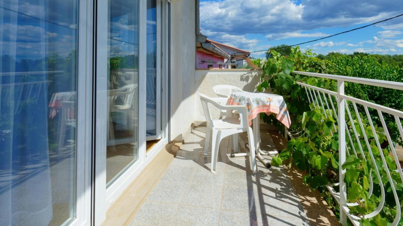 Apartments Susie By Rent Istria Умаг Экстерьер фото